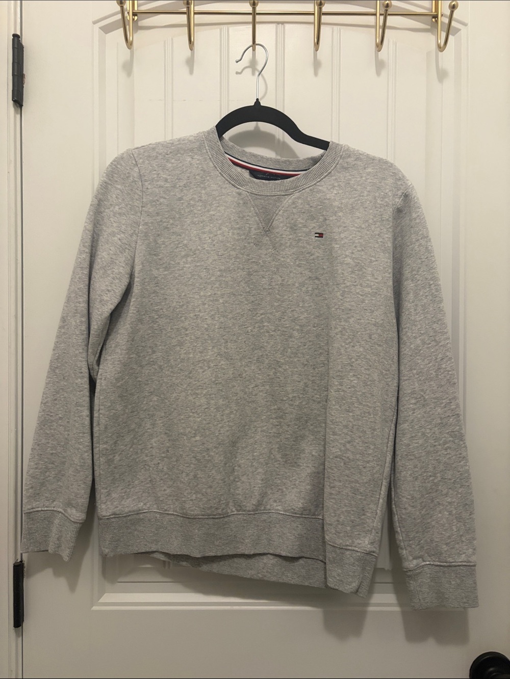 Tommy Hilfiger Men's Light Gray Crewneck Sweatshirt with Flag Logo